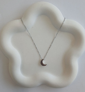 گردنبند استیل ماه نقره ای رنگ ثابت خاص و شیک درجه یک