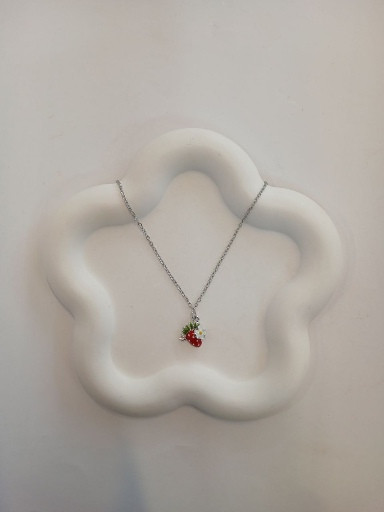 گردنبند فانتزی توتفرنگی دخترانه و کیوت